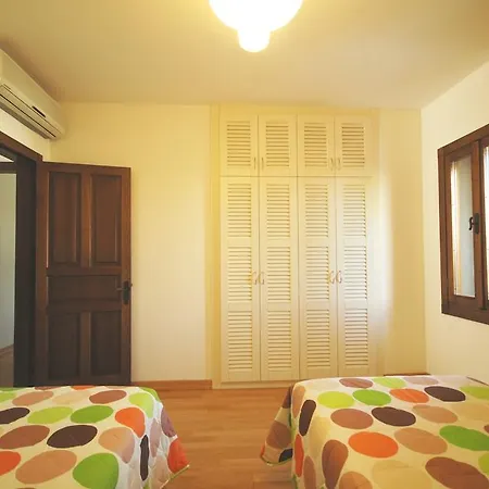 Important Group | Bd411 4 Bedroom Pool