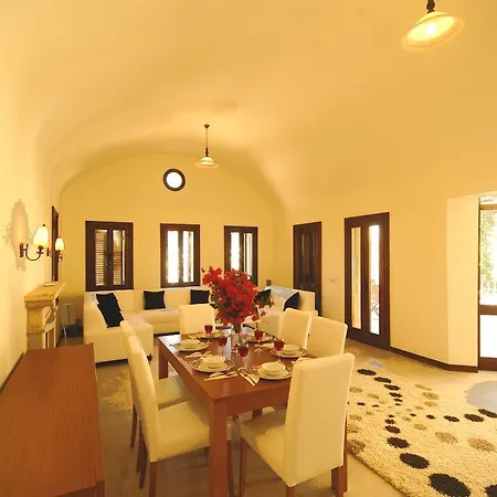 Important Group | Bd411 4 Bedroom Pool